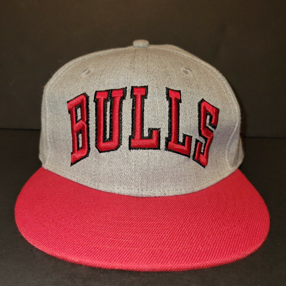 Chicago Bulls Hardwood Classics Snapback Hat Cap Gray Red NBA Basketball